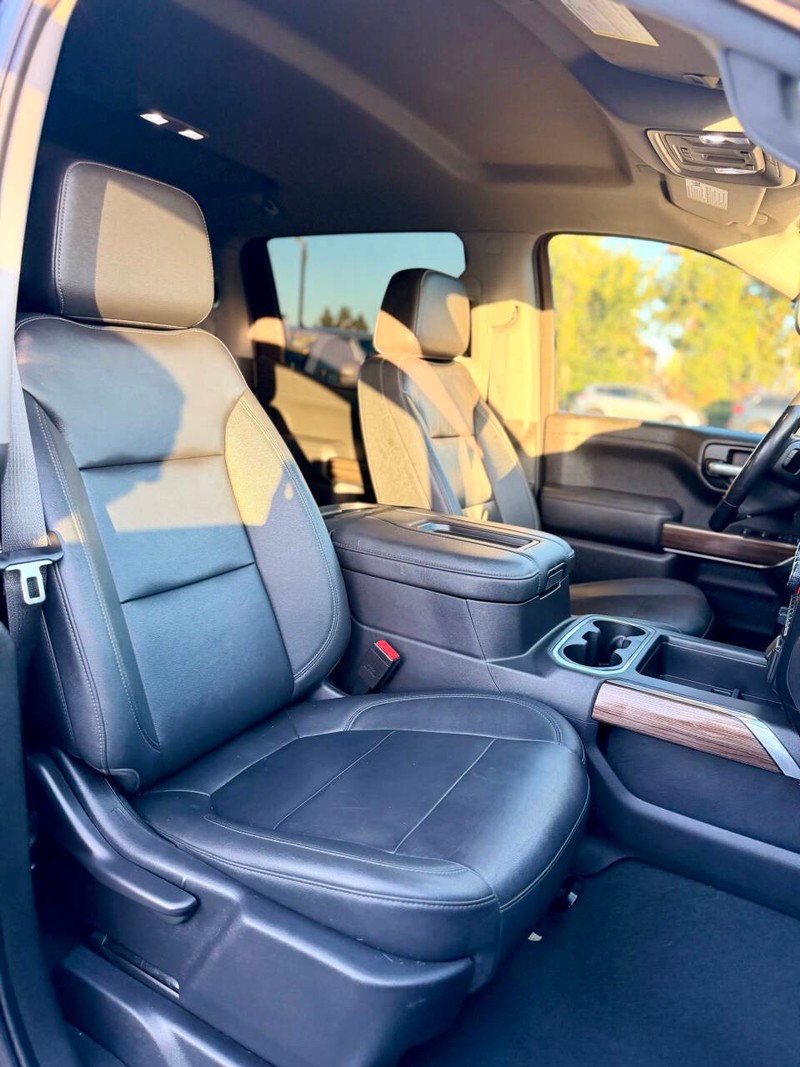 Chevrolet Silverado 1500 Vehicle Full-screen Gallery Image 13