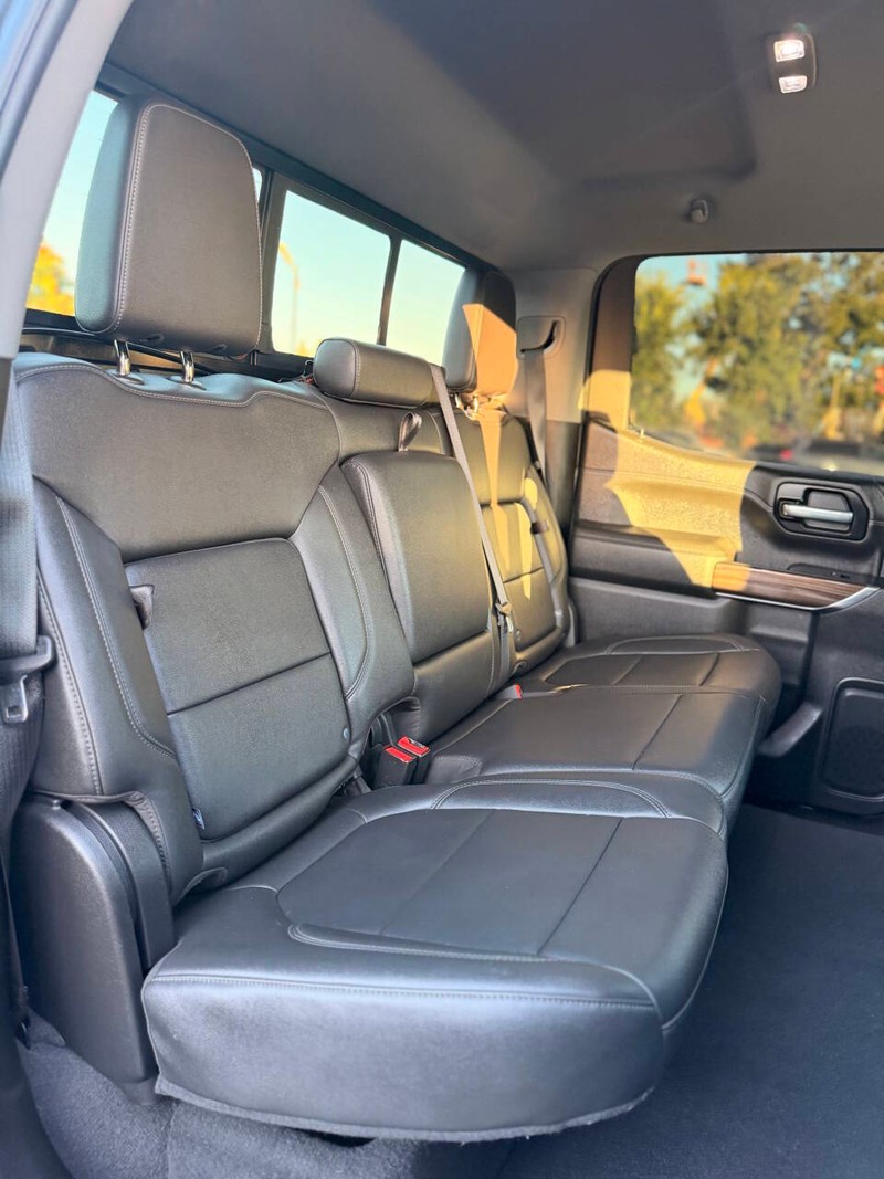 Chevrolet Silverado 1500 Vehicle Full-screen Gallery Image 14