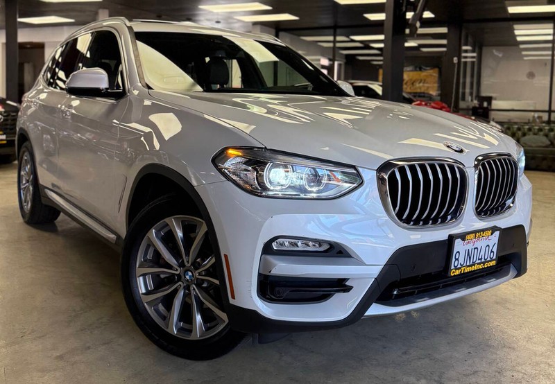 BMW X3 Vehicle Full-screen Gallery Image 03