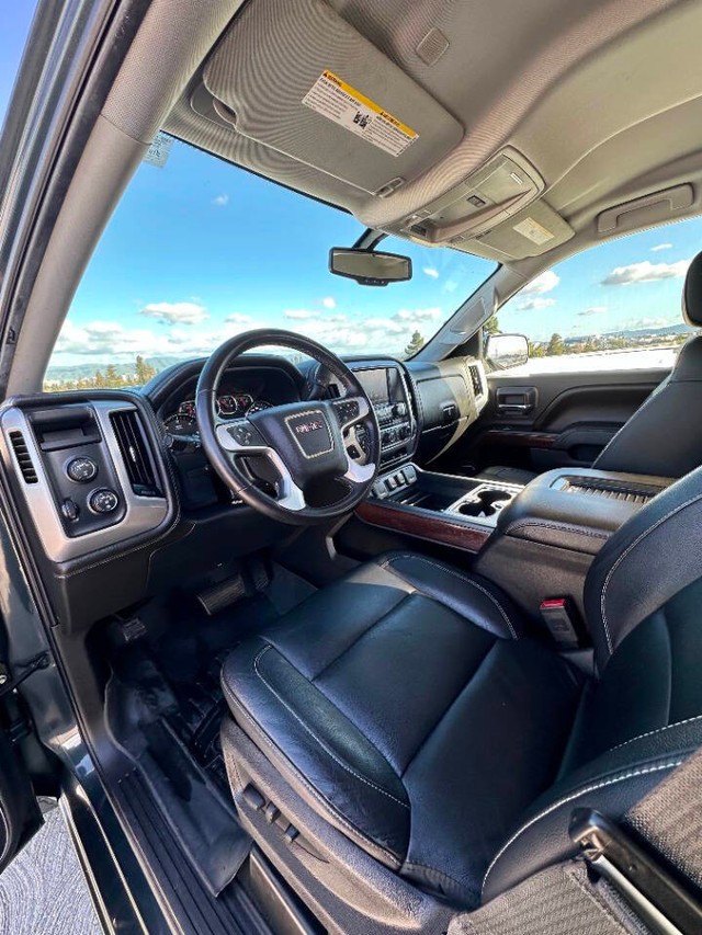 GMC Sierra 1500 Vehicle Full-screen Gallery Image 14