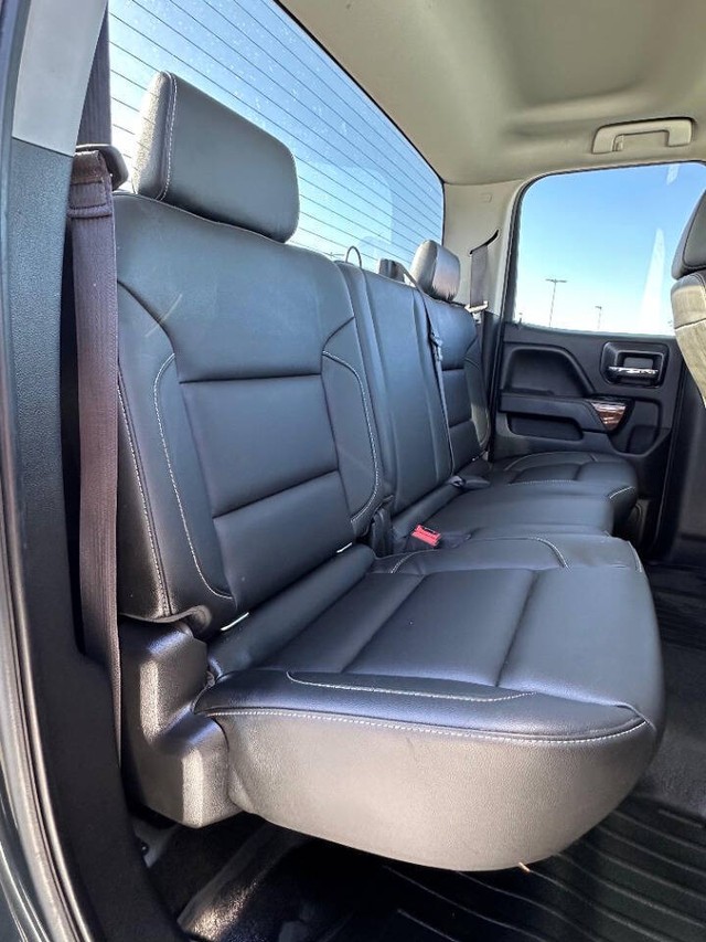 GMC Sierra 1500 Vehicle Full-screen Gallery Image 17
