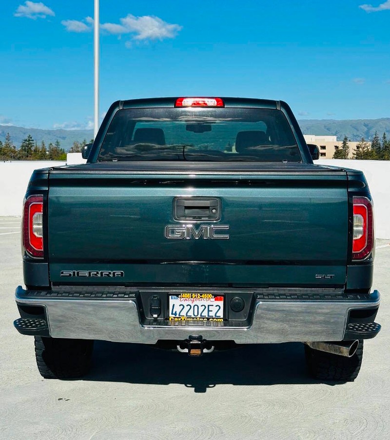 GMC Sierra 1500 Vehicle Full-screen Gallery Image 07