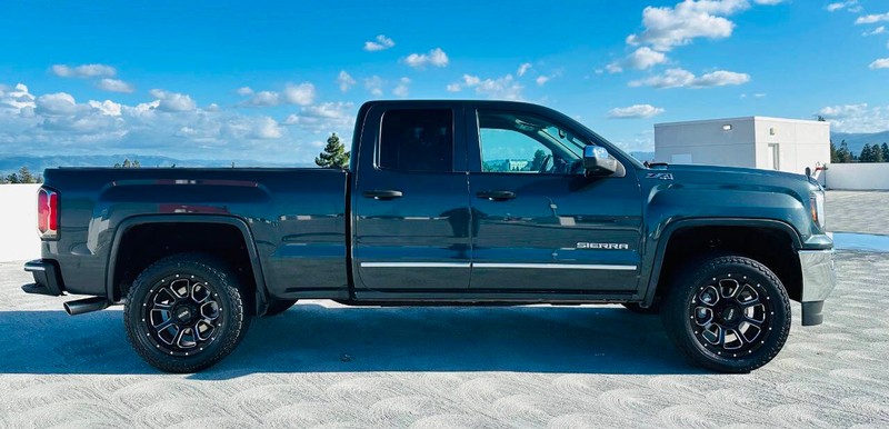 GMC Sierra 1500 Vehicle Full-screen Gallery Image 08