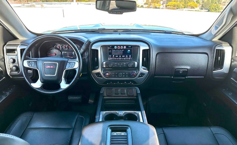 GMC Sierra 1500 Vehicle Full-screen Gallery Image 09