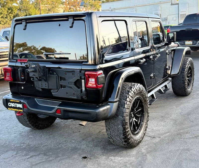 Jeep Wrangler Unlimited Vehicle Full-screen Gallery Image 04