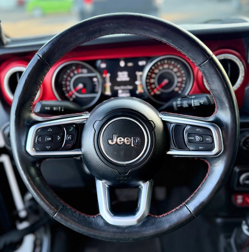 Jeep Wrangler Unlimited Vehicle Full-screen Gallery Image 10