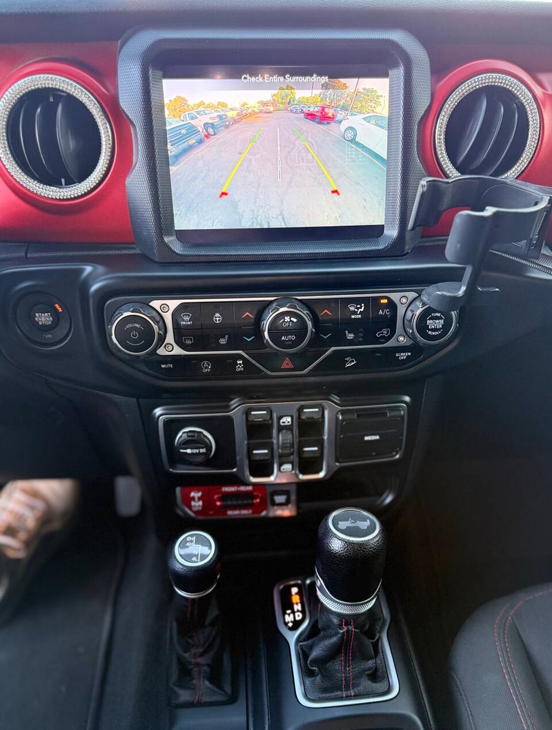 Jeep Wrangler Unlimited Vehicle Full-screen Gallery Image 11