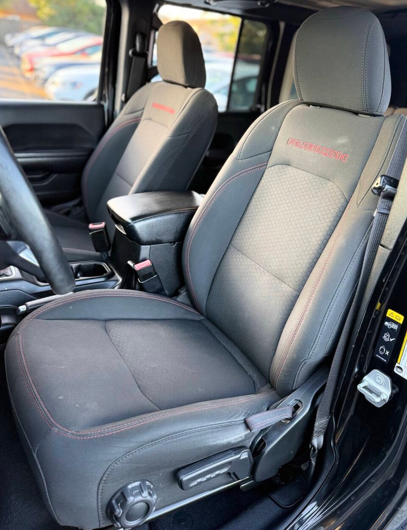 Jeep Wrangler Unlimited Vehicle Full-screen Gallery Image 14
