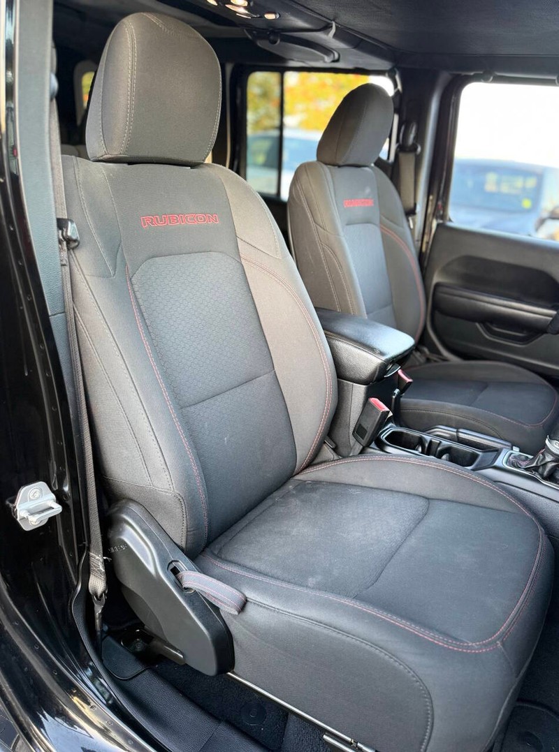 Jeep Wrangler Unlimited Vehicle Full-screen Gallery Image 15