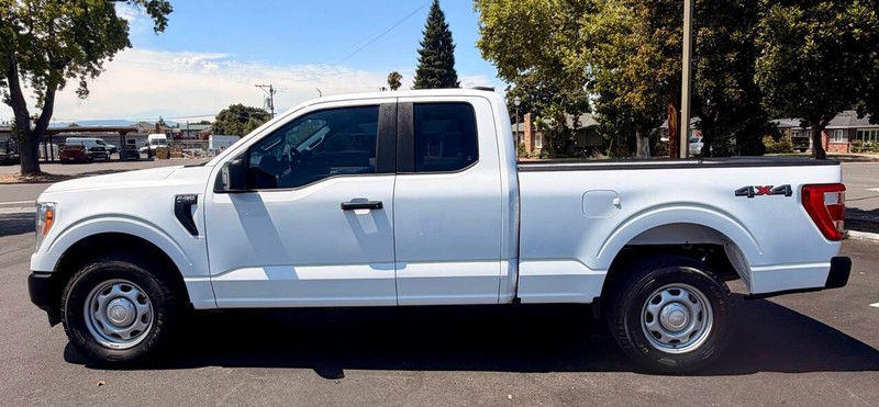 Ford F-150 Vehicle Full-screen Gallery Image 04