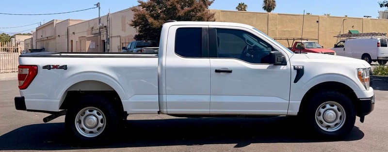 Ford F-150 Vehicle Full-screen Gallery Image 05