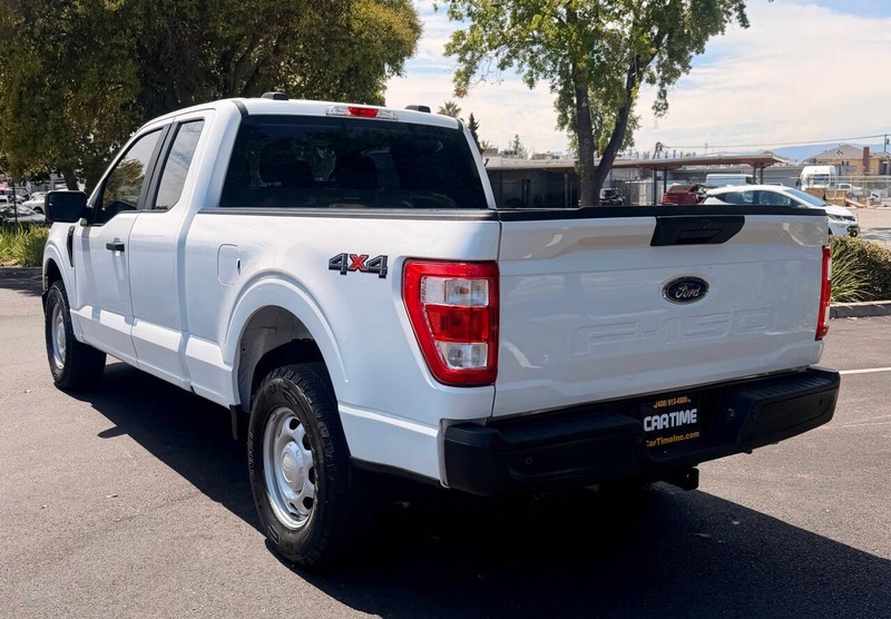 Ford F-150 Vehicle Full-screen Gallery Image 08