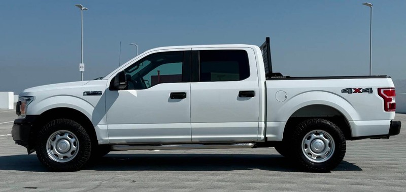 Ford F-150 Vehicle Full-screen Gallery Image 04