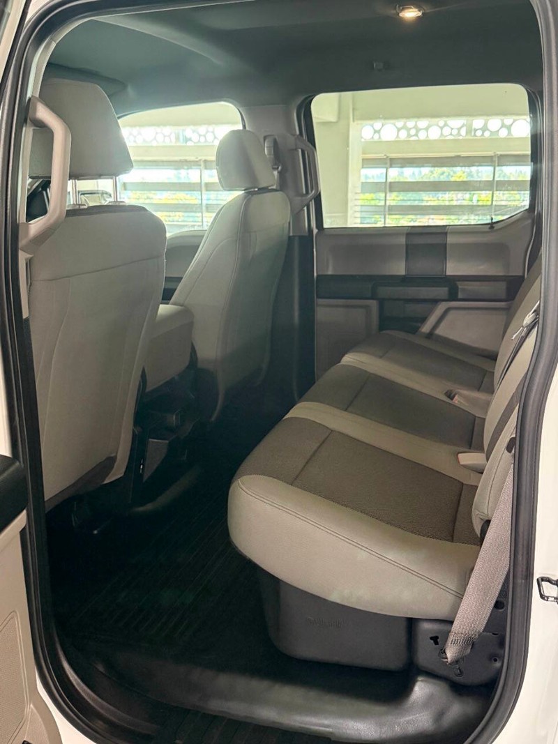 Ford F-150 Vehicle Full-screen Gallery Image 11