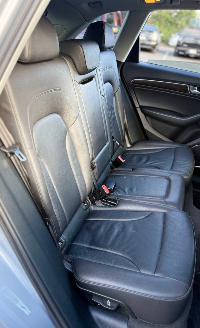 Audi Q5 Vehicle Full-screen Gallery Image 14