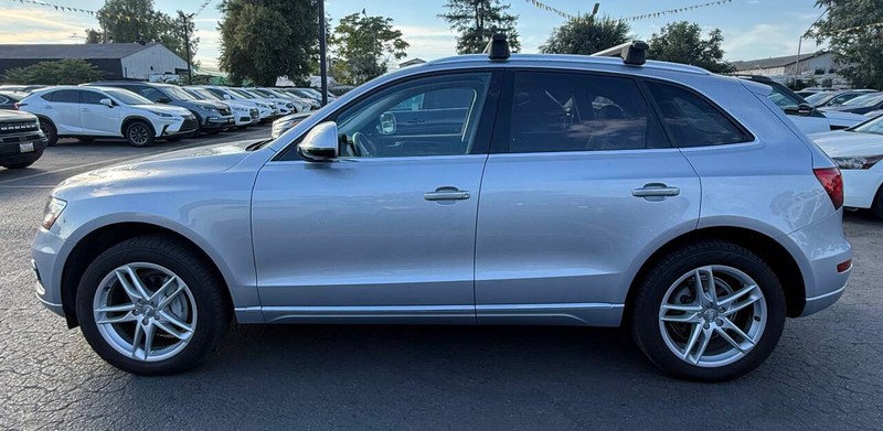 Audi Q5 Vehicle Full-screen Gallery Image 10