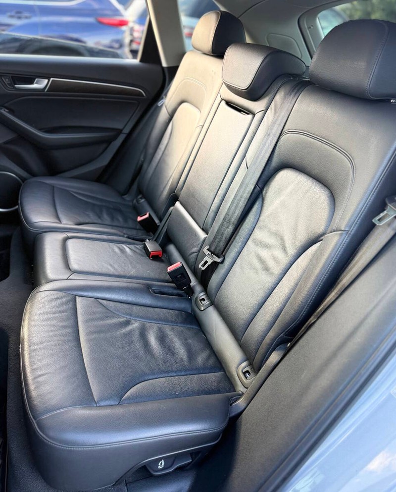 Audi Q5 Vehicle Full-screen Gallery Image 15