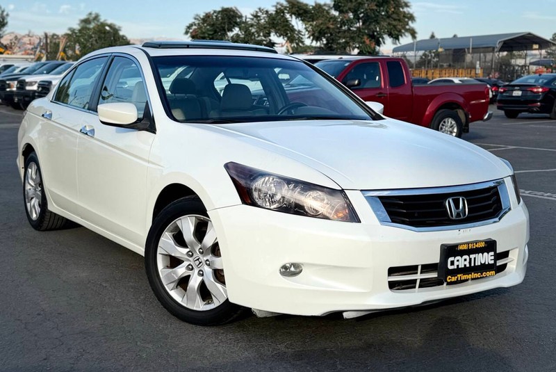 Honda Accord Sedan Vehicle Full-screen Gallery Image 03