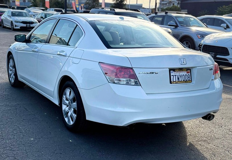 Honda Accord Sedan Vehicle Full-screen Gallery Image 06