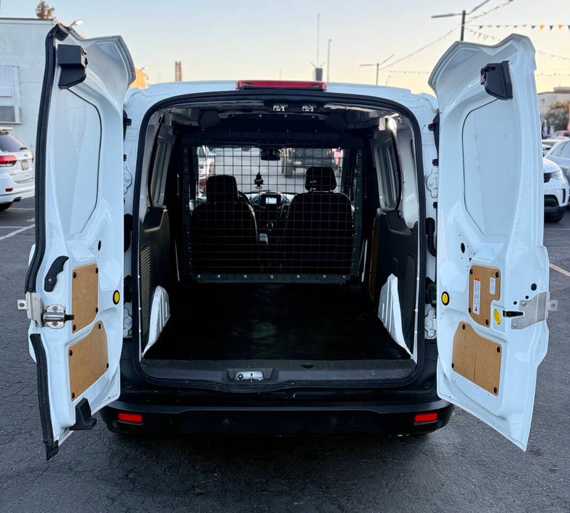 Ford Transit Connect Van Vehicle Full-screen Gallery Image 07