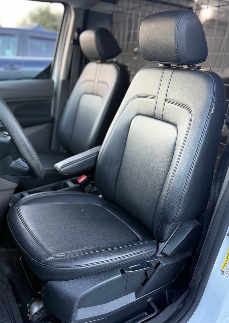 Ford Transit Connect Van Vehicle Full-screen Gallery Image 15