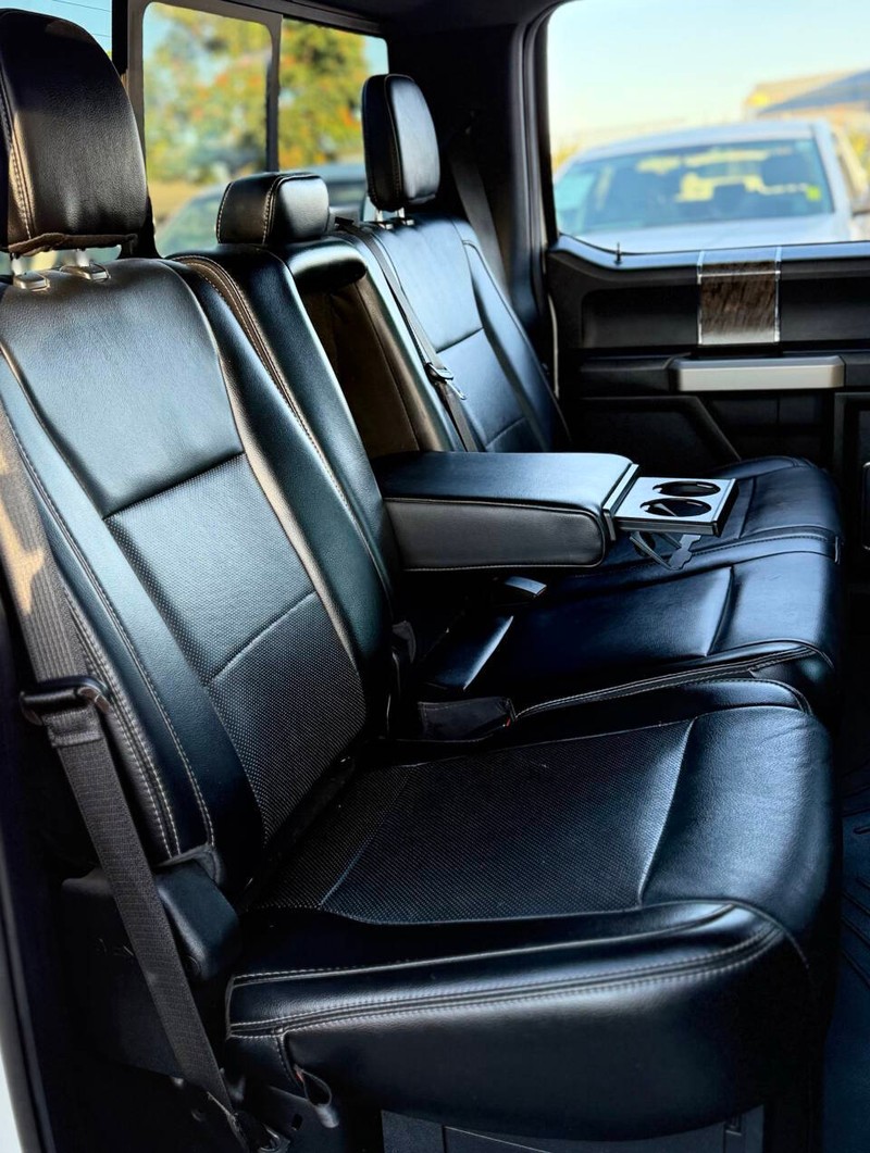 Ford Super Duty F-250 SRW Vehicle Full-screen Gallery Image 13