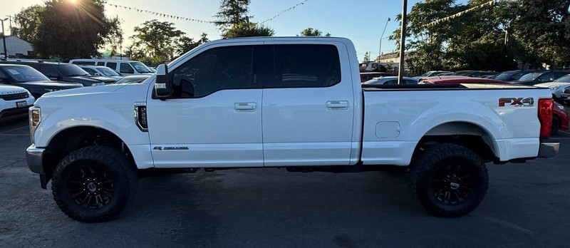 Ford Super Duty F-250 SRW Vehicle Full-screen Gallery Image 16