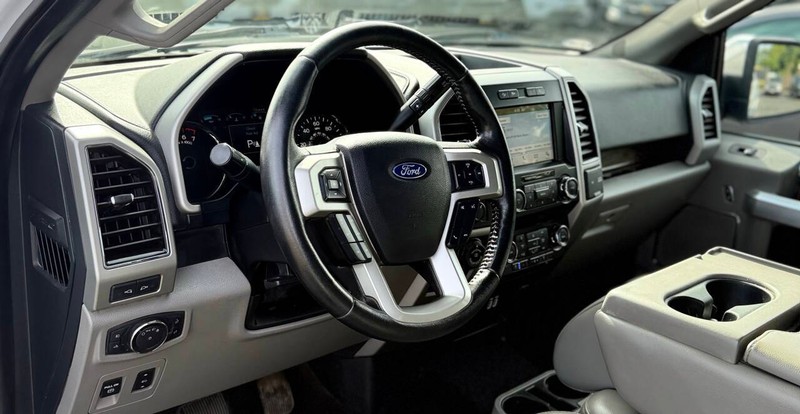 Ford F-150 Vehicle Full-screen Gallery Image 07
