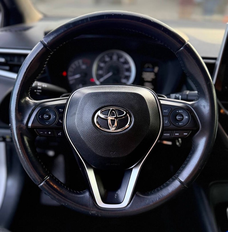 Toyota Corolla Vehicle Full-screen Gallery Image 07