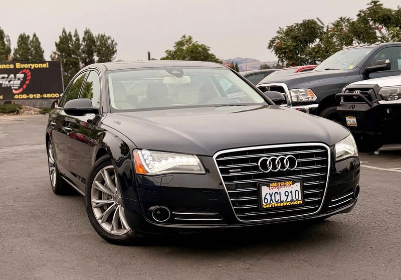 Audi A8 L Vehicle Full-screen Gallery Image 02