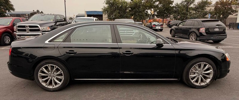 Audi A8 L Vehicle Full-screen Gallery Image 03
