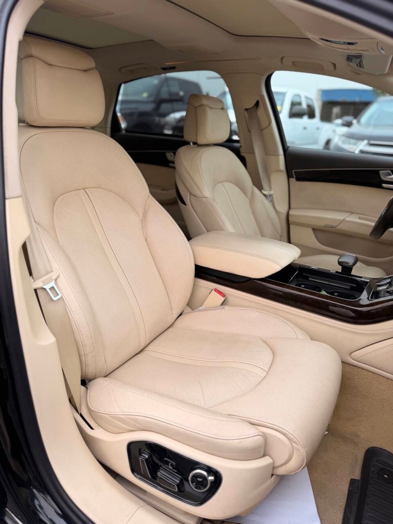 Audi A8 L Vehicle Full-screen Gallery Image 13