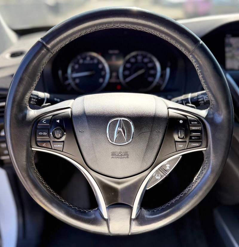 Acura MDX Vehicle Full-screen Gallery Image 10