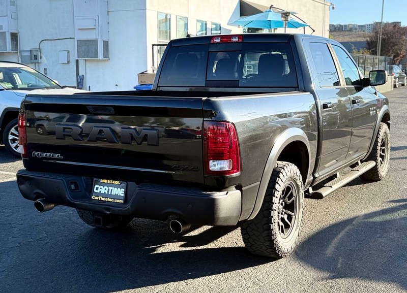 Ram 1500 Vehicle Full-screen Gallery Image 04