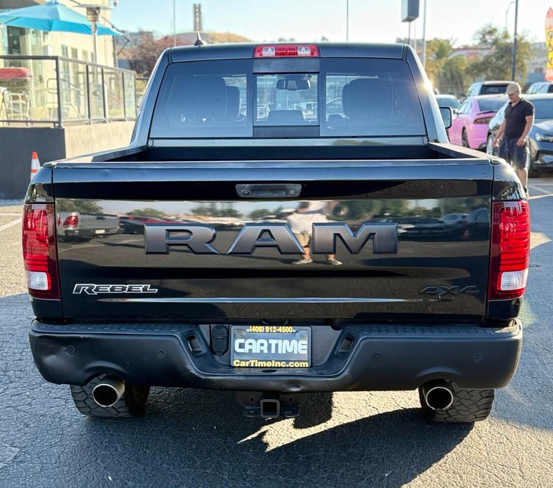 Ram 1500 Vehicle Full-screen Gallery Image 06