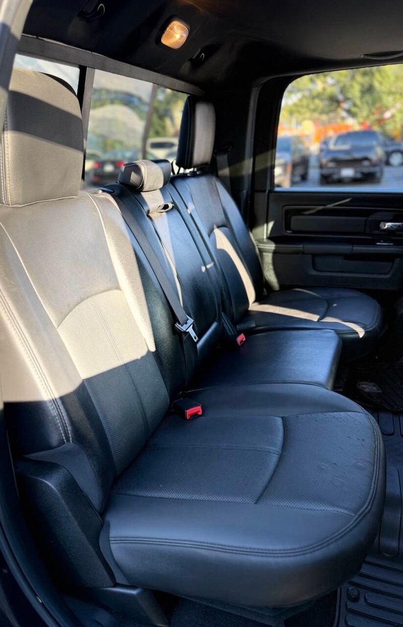 Ram 1500 Vehicle Full-screen Gallery Image 15