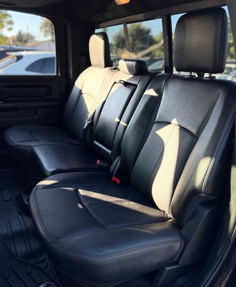 Ram 1500 Vehicle Full-screen Gallery Image 17