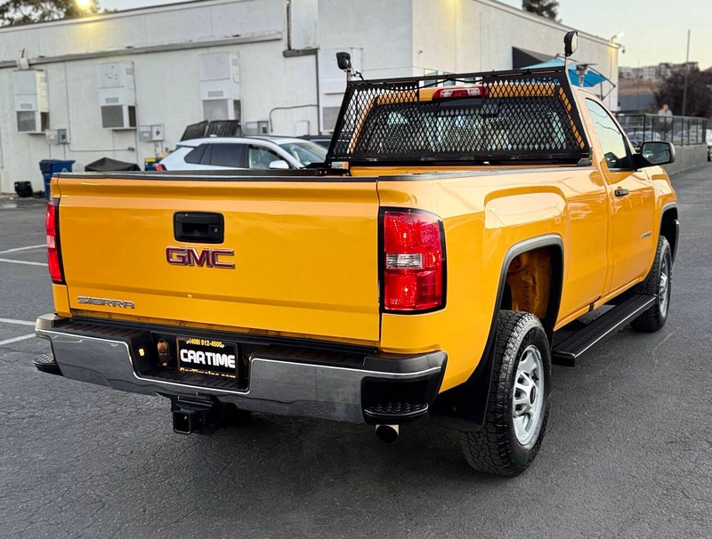 GMC Sierra 2500HD Vehicle Full-screen Gallery Image 04