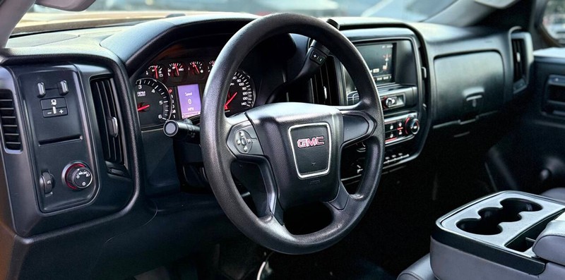 GMC Sierra 2500HD Vehicle Full-screen Gallery Image 06