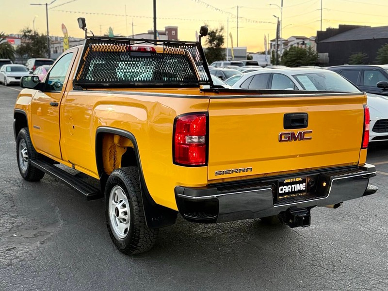 GMC Sierra 2500HD Vehicle Full-screen Gallery Image 07