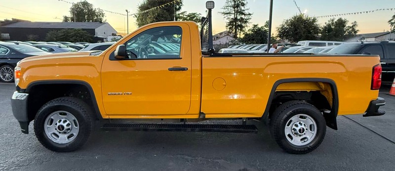 GMC Sierra 2500HD Vehicle Full-screen Gallery Image 13
