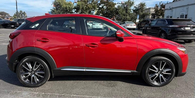 Mazda CX-3 Vehicle Full-screen Gallery Image 12