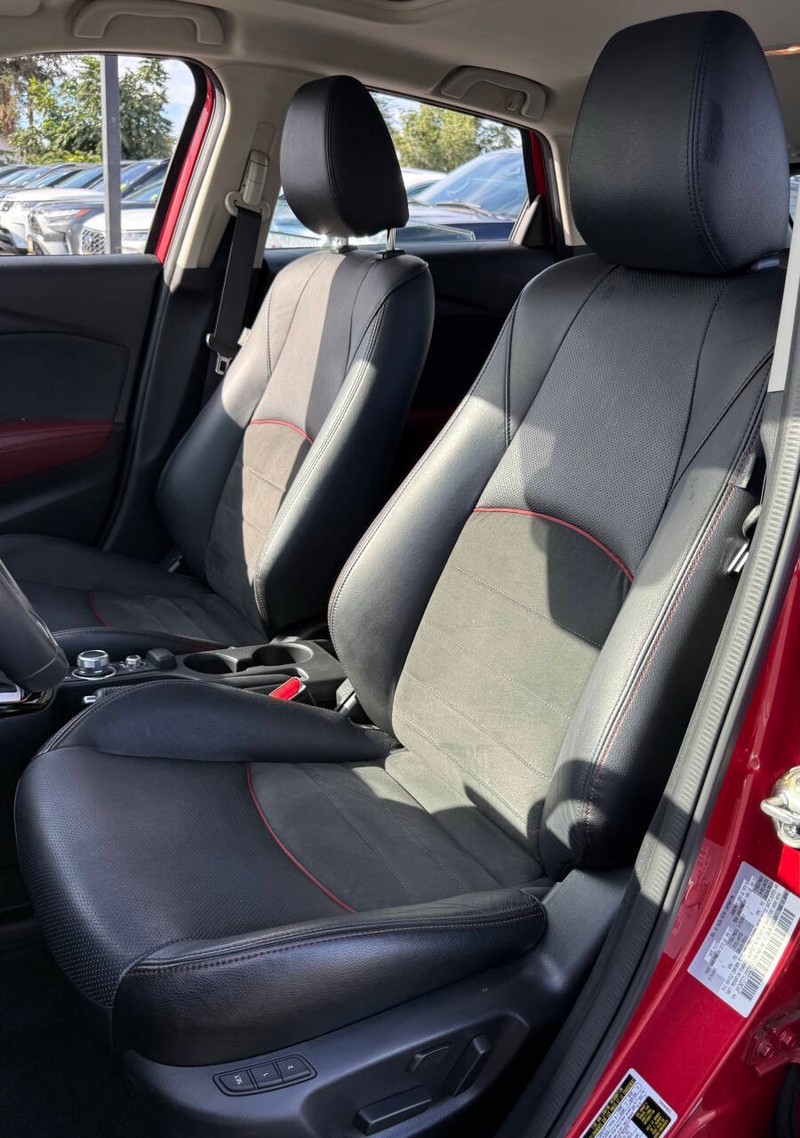 Mazda CX-3 Vehicle Full-screen Gallery Image 14
