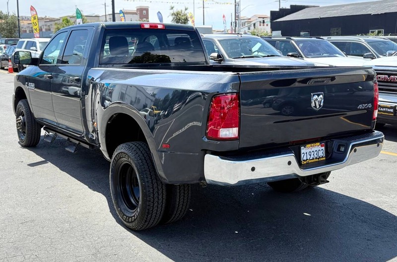 Ram 3500 Vehicle Full-screen Gallery Image 08