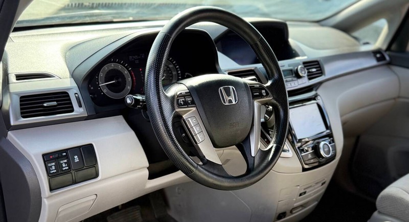 Honda Odyssey Vehicle Full-screen Gallery Image 08