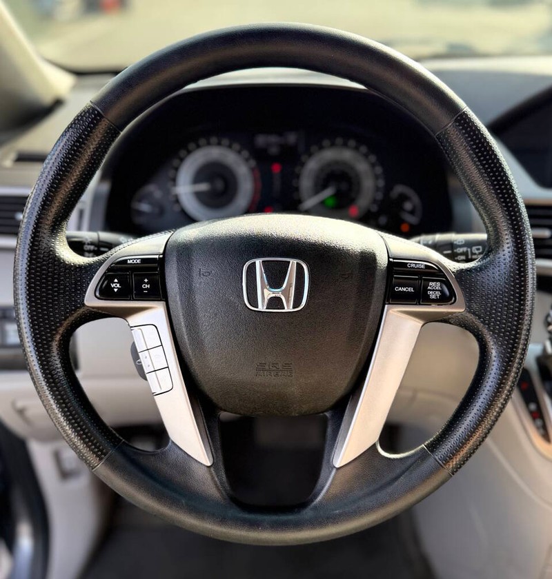 Honda Odyssey Vehicle Full-screen Gallery Image 09