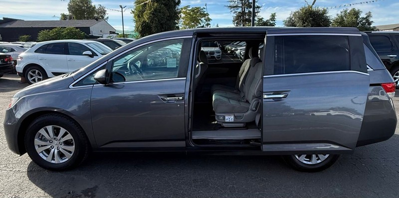 Honda Odyssey Vehicle Full-screen Gallery Image 15