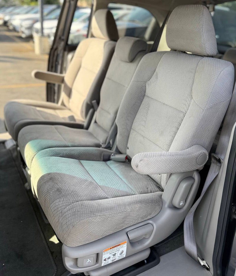 Honda Odyssey Vehicle Full-screen Gallery Image 16