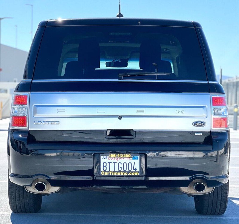 Ford Flex Vehicle Full-screen Gallery Image 09