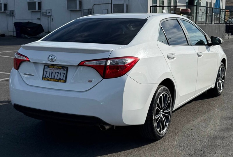 Toyota Corolla Vehicle Full-screen Gallery Image 04